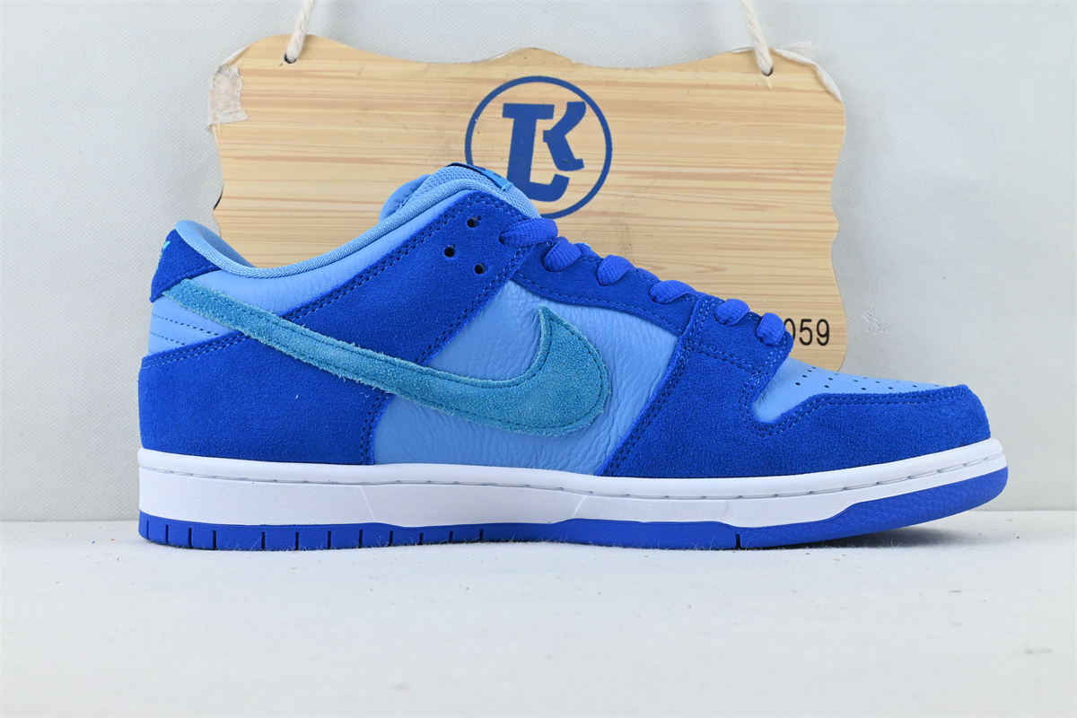 Nike SB Dunk Low Blue Raspberry
