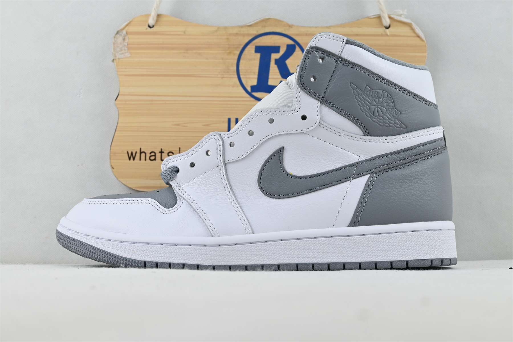 Air Jordan 1 High Stealth