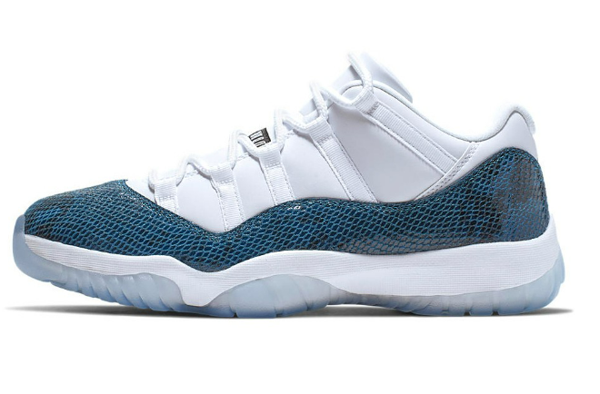 Air Jordan 11 Low 「Navy Snakeskin」