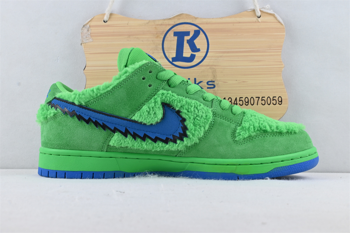 Nike SB Dunk Low Grateful Dead Bears Green