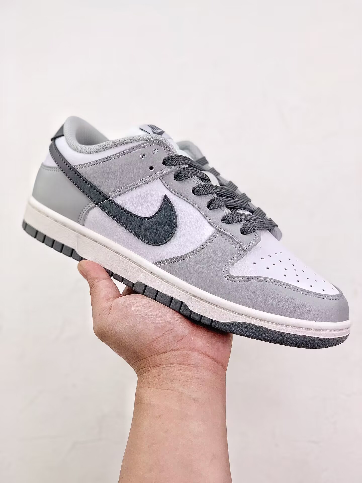 Nike Dunk Low Light Smoke Grey
