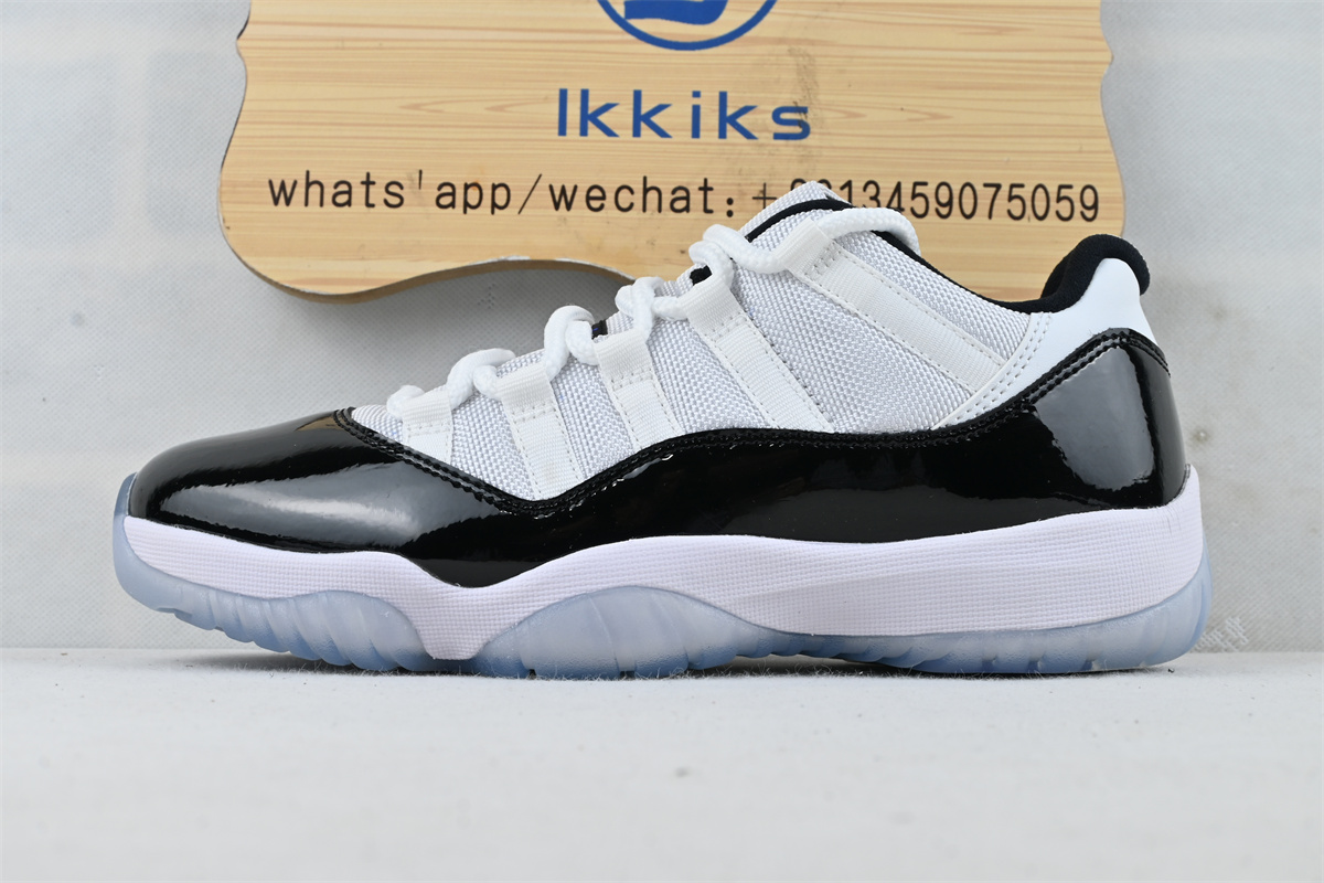 Jordan 11 Retro Low Concord