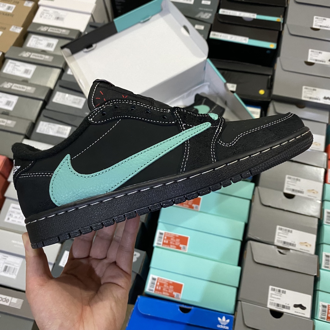 Jordan 1 Retro Low Travis Scott Black