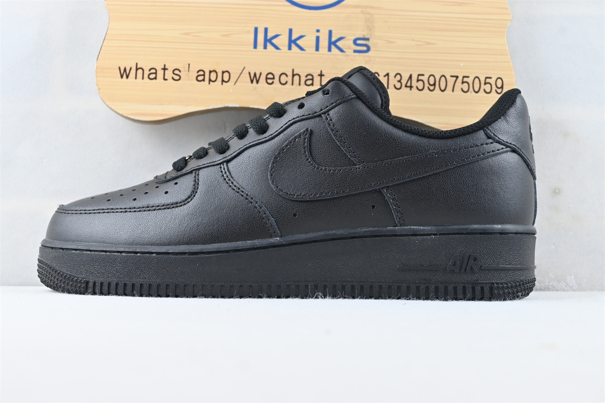 NIKE AIR FORCE 1 LOW