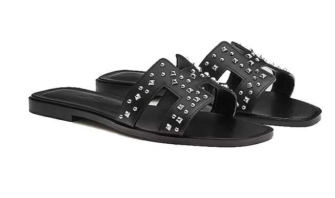 H**me5 Oran Sandal Noir Stud Calfskin