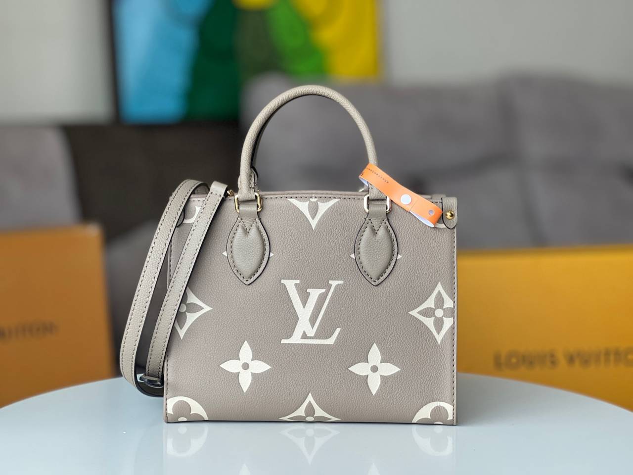 L0vis Vvtt0n Onthego