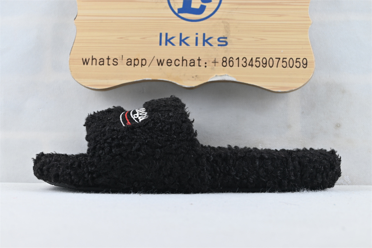 Balanciaga Furry Slide Black