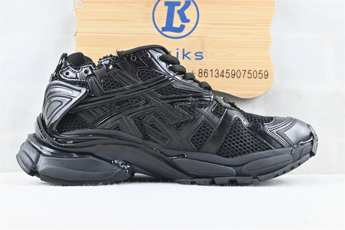 Ba1en*iaga Runner Black