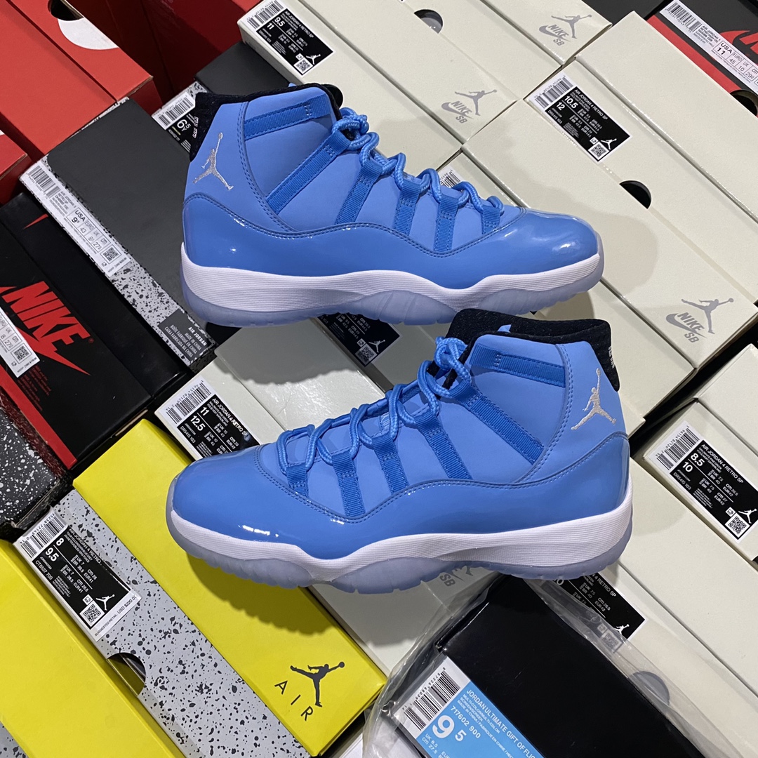 Jordan 11 Retro Pantone