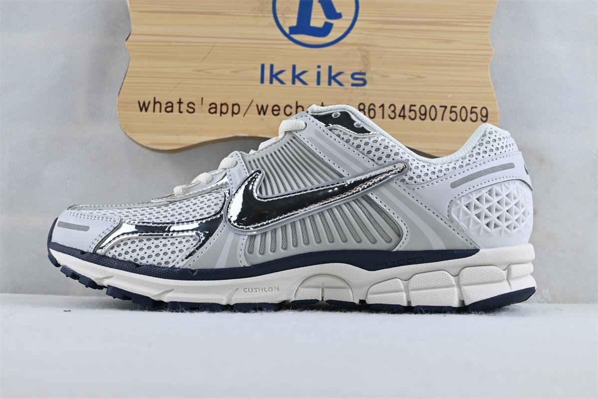 Nike Zoom Vomero 5 Photon Dust Metallic Silver