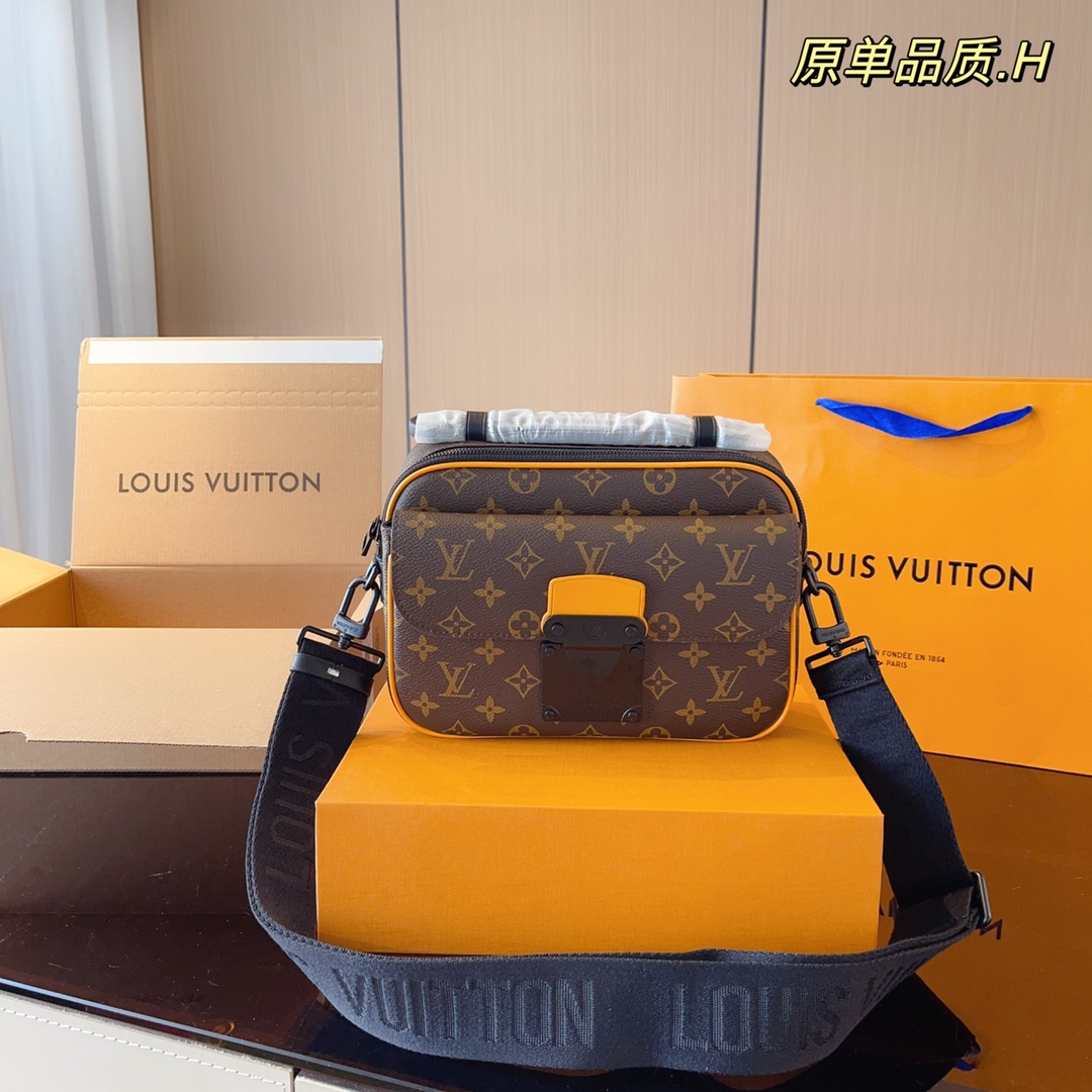 LV M45863 S Lock Messenger