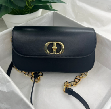 D10r 30 Montaigne Avenue