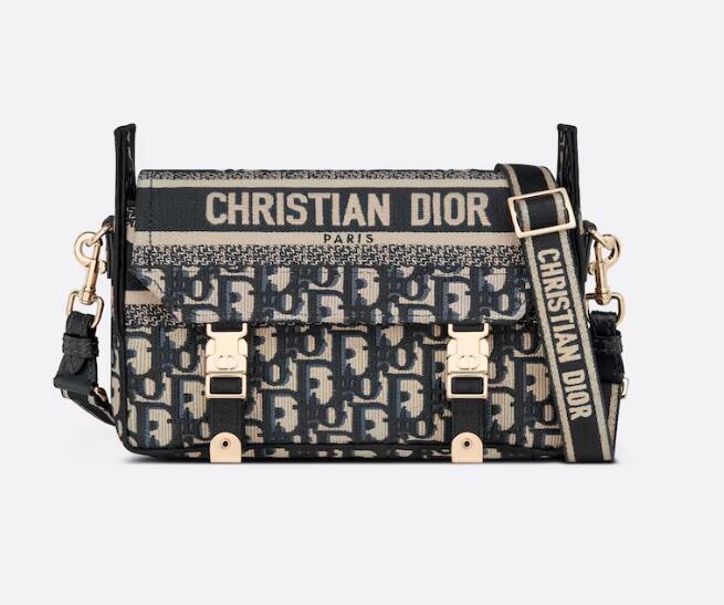 D10r - Camp Bag Blue Oblique Embroidery