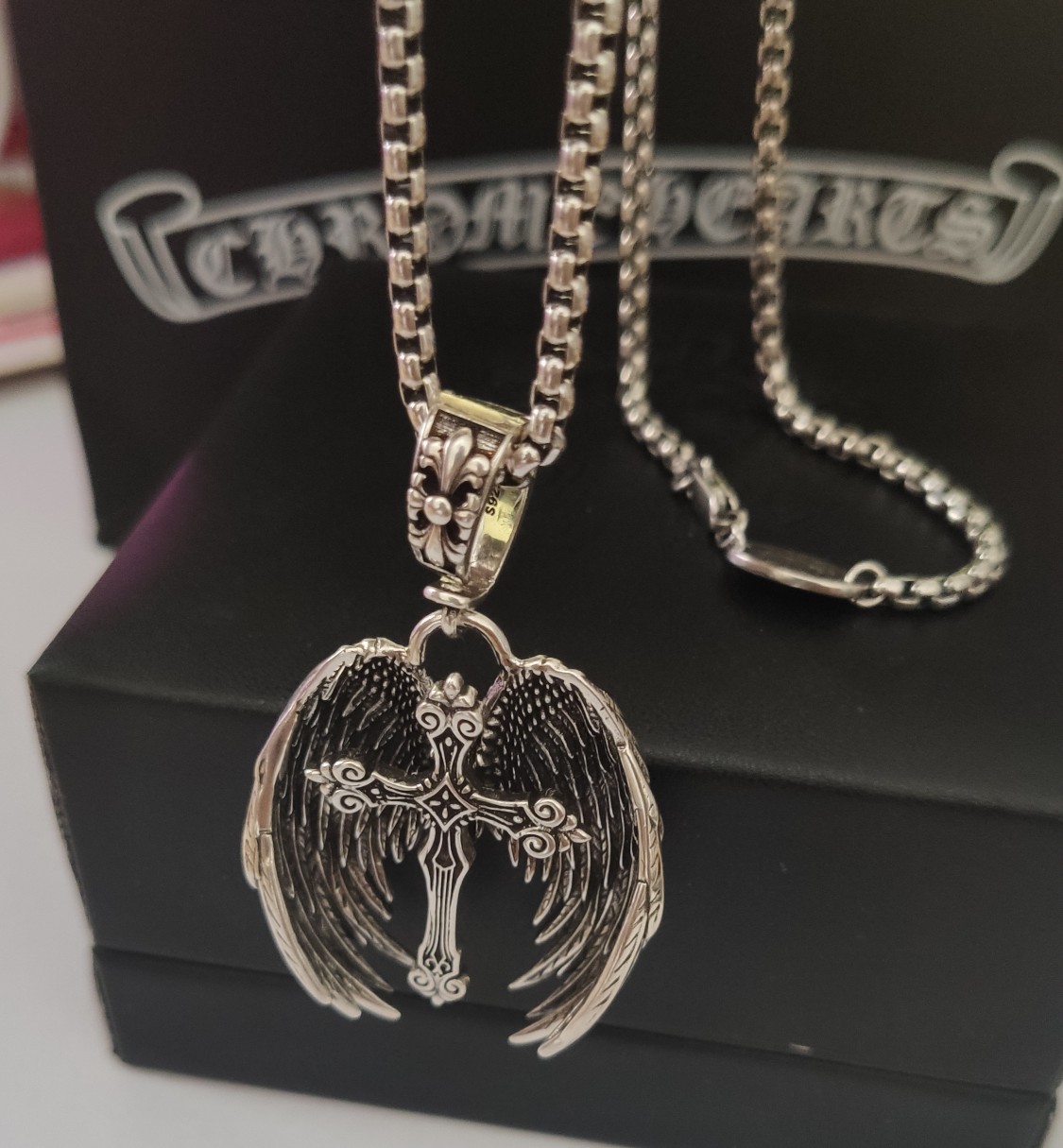 Ch*0me He**ts Necklace