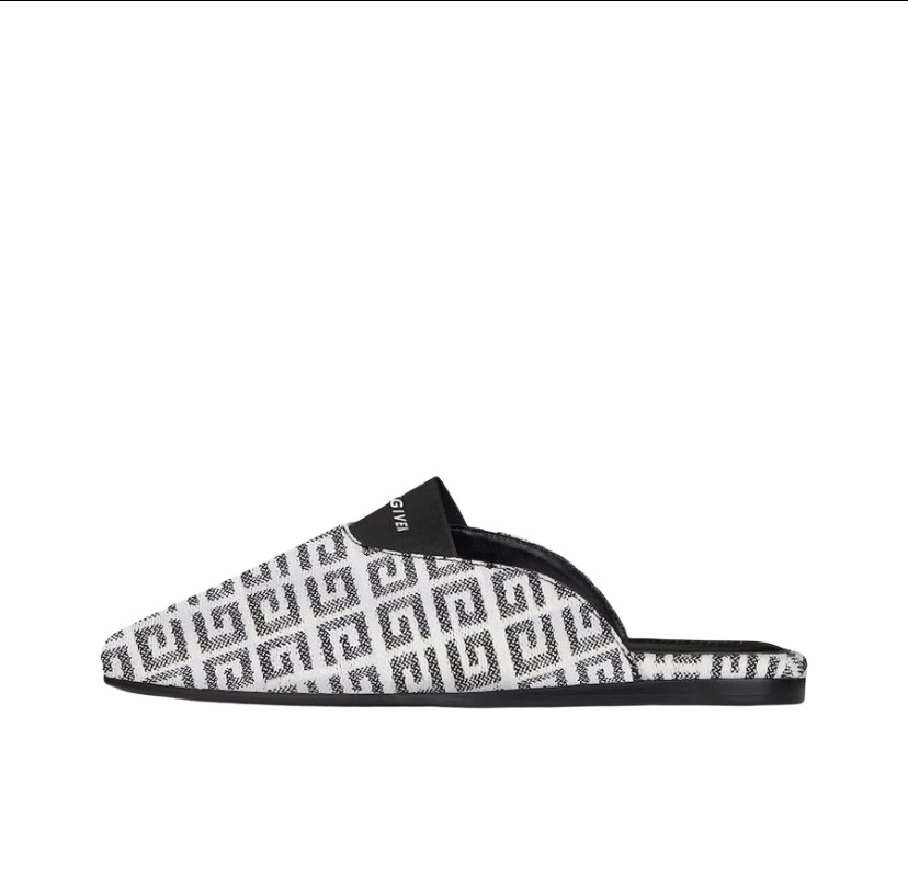Givenchy Bedford 4G Logo Jacquard Mule in 004 Black/White