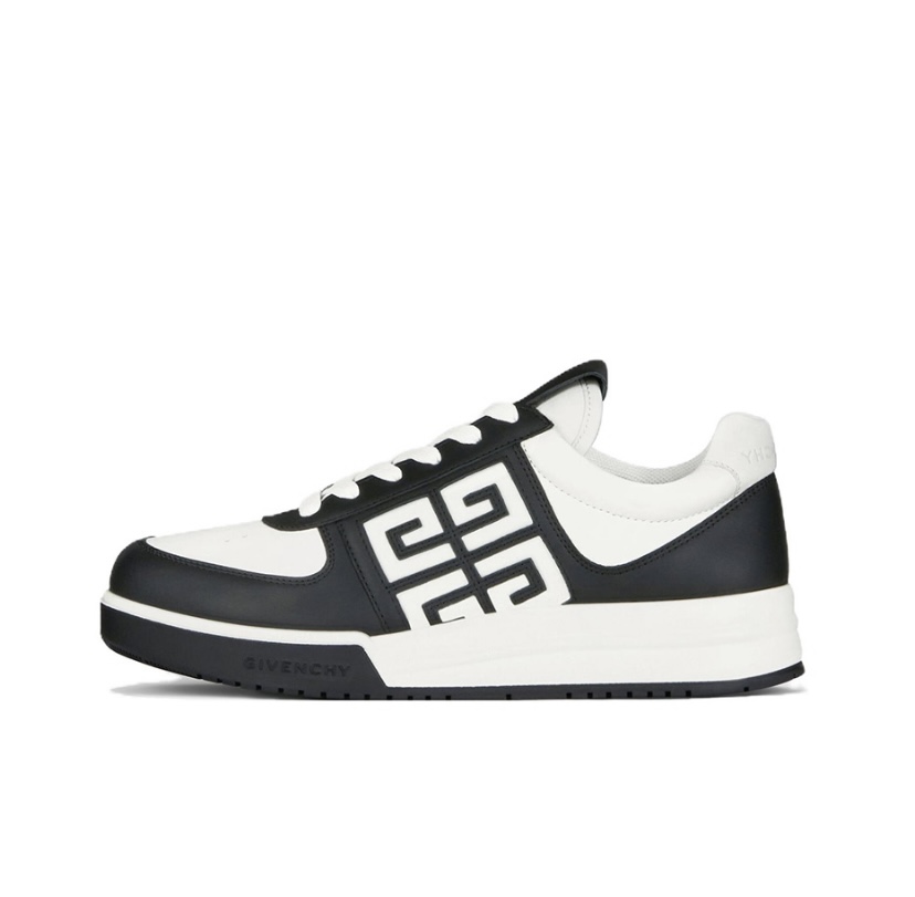 Givenchy G4 Sneakers in Leather