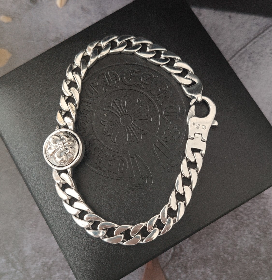 Ch*0me He**ts Bracelet