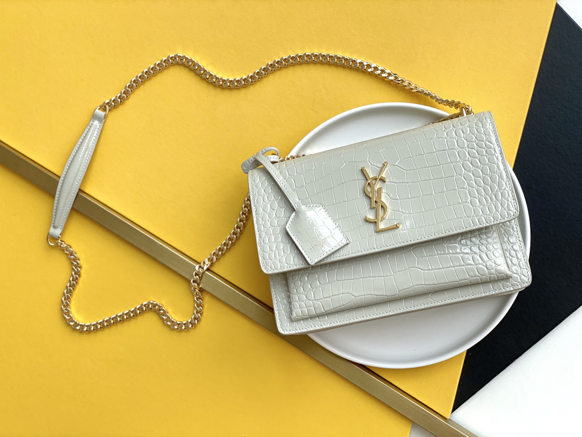 Sa1nt Lau*nt MEDIUM SUNSET SHOULDER BAG - WHITE