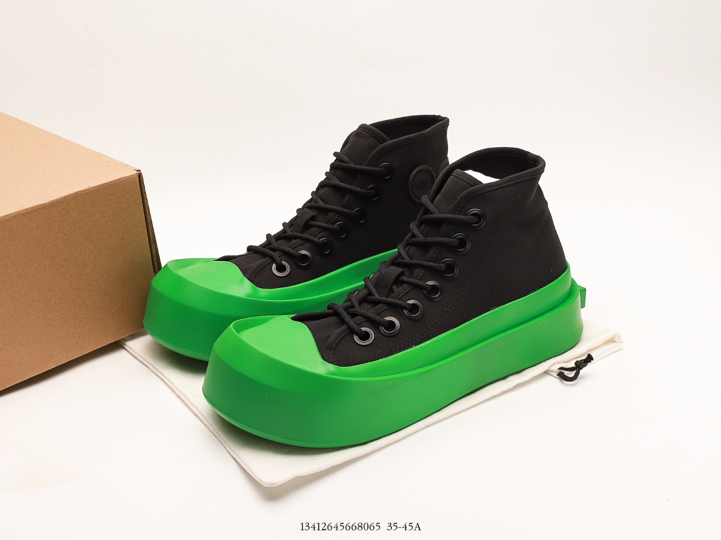 B0tt*ga Ven*ta Jumbo Sneaker