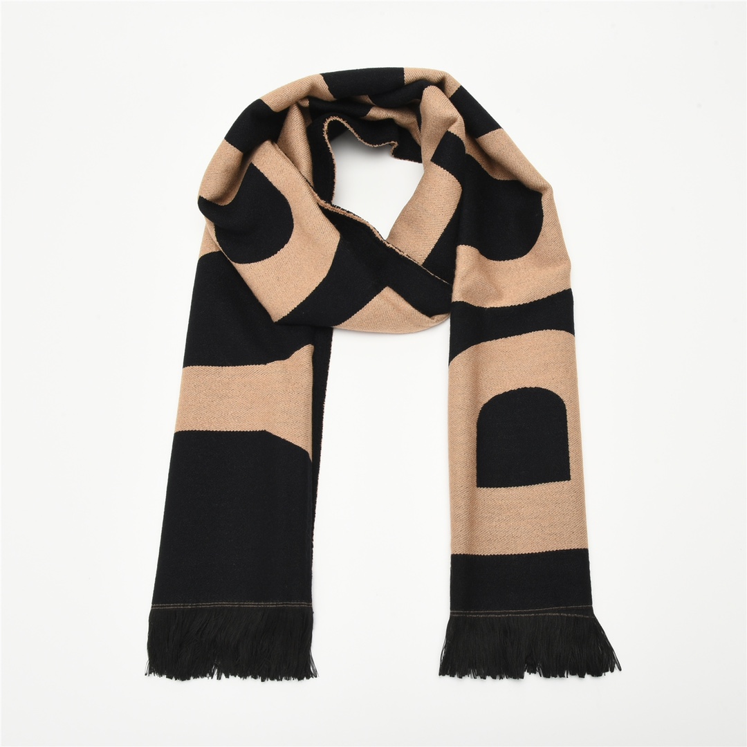 Bv*b*rry Scarf