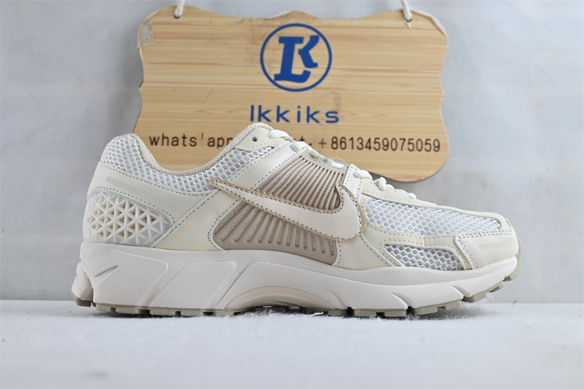 Nike Vomero 5 Sail Light Orewood Brown