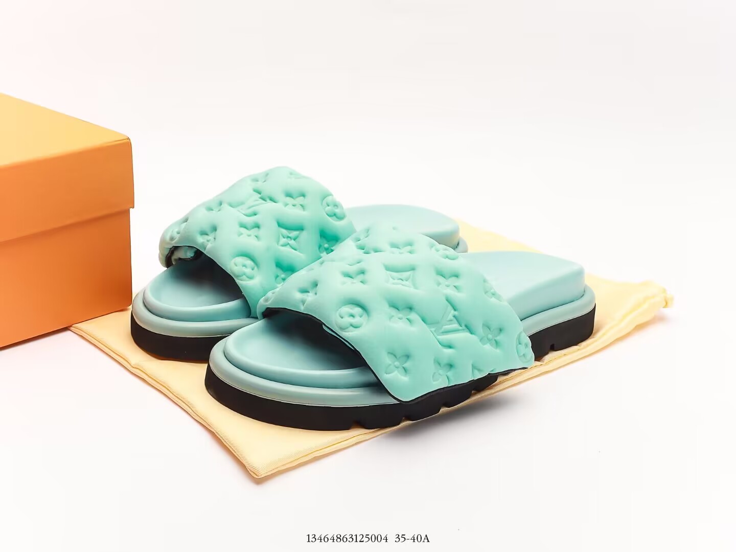 L0vis Vvtt0n Slipper