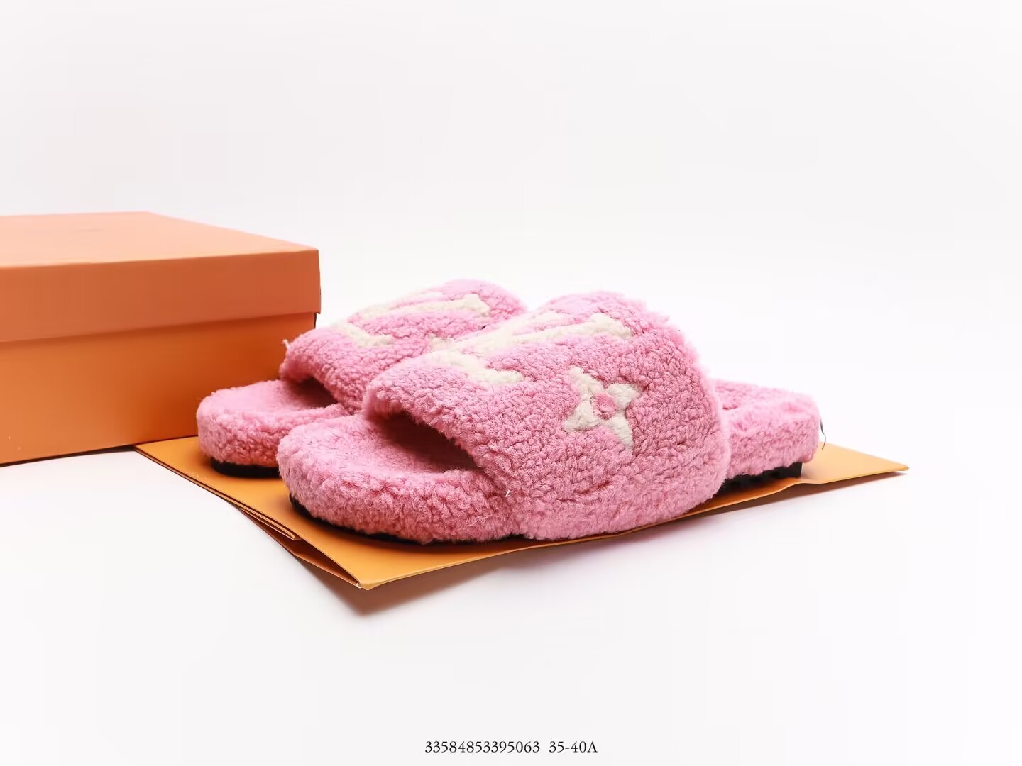 L0vis Vvtt0n Slipper