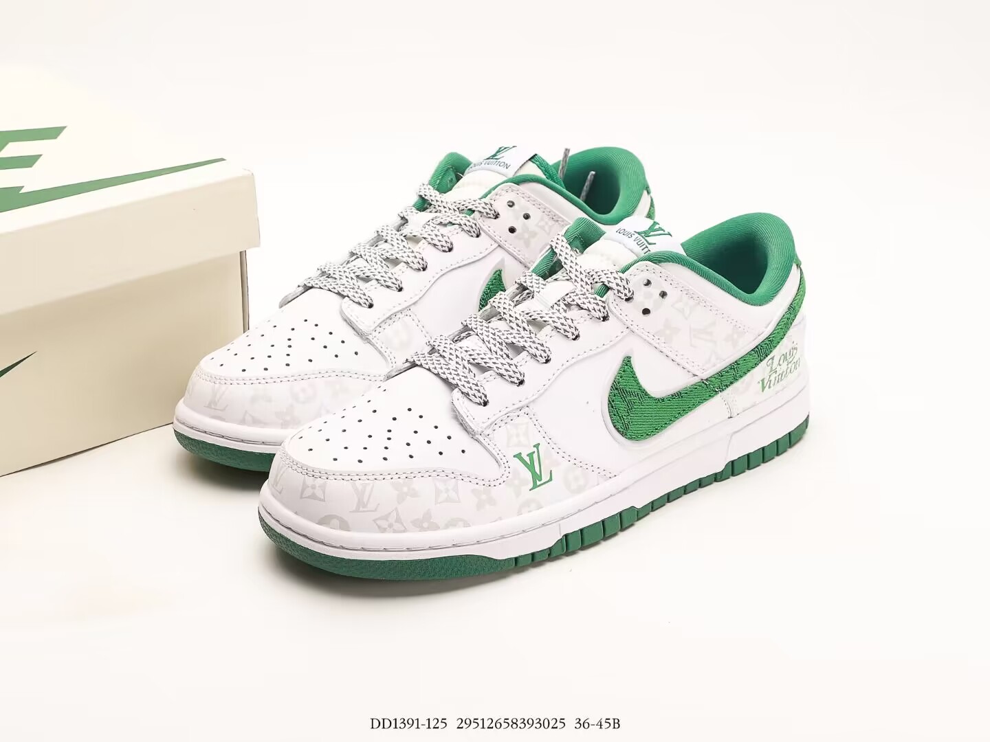 Nike Dunk Low x L0vis Vvtt0n