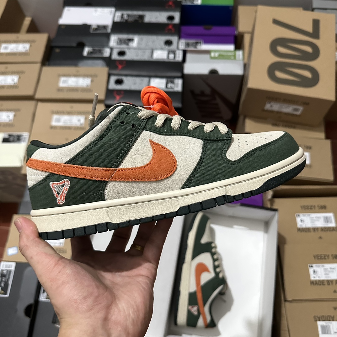 Nike SB Dunk Low Eire