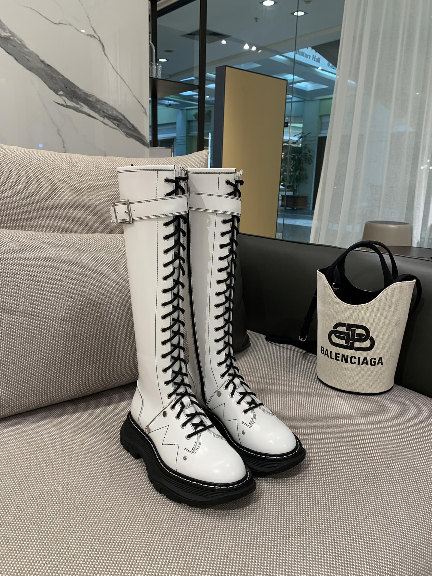 A1exa*der Mcqv*en Boots