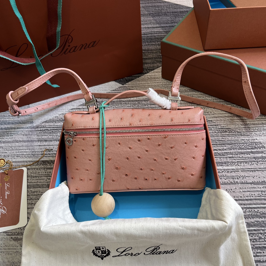 L0r0 P1ana Ostrich Extra Pocket L19 Bag