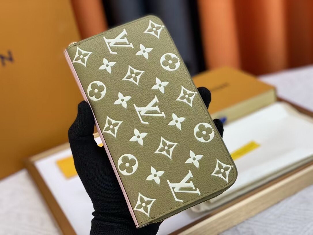 L0vis Vvtt0n Wallet Green