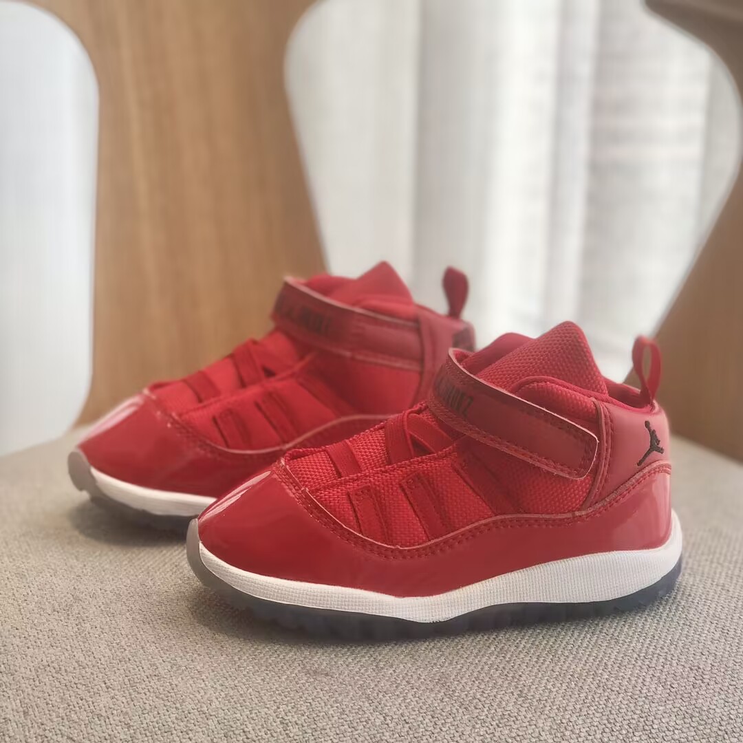 Air Jordan 11 (PS)