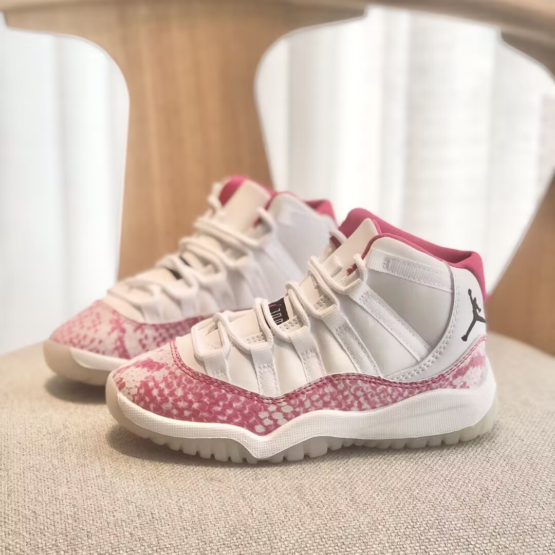 Air Jordan 11 Low (PS)