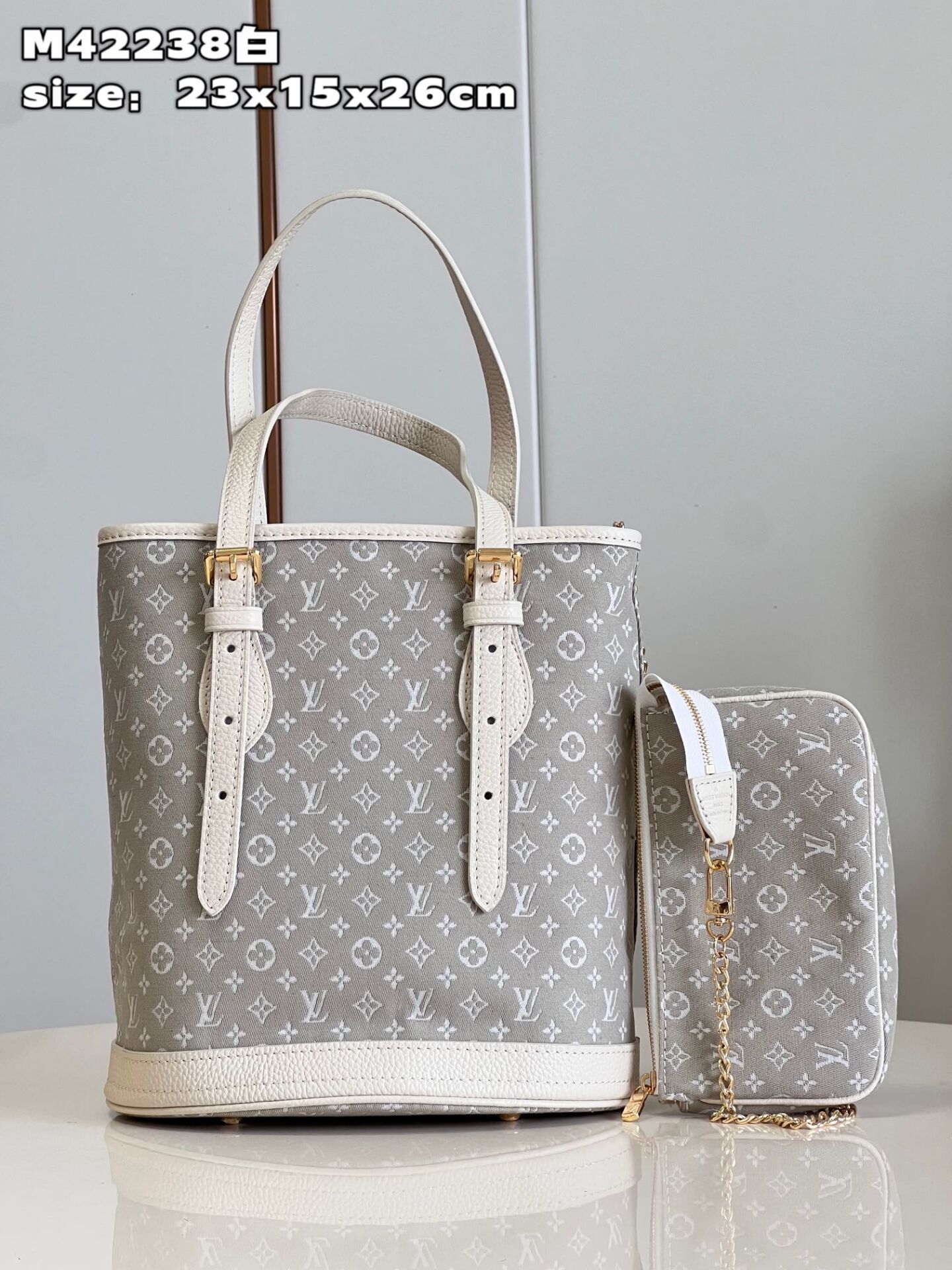 L0vis Vvtt0n Tote Bag