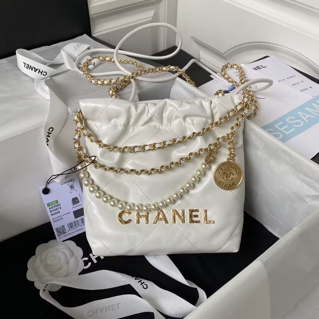 Ch**el 22 Handbag Large 22S Calfskin White/Gold Logo