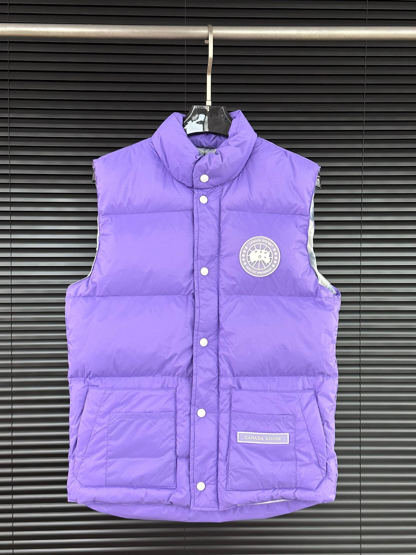 Can*a G00se Down Vest