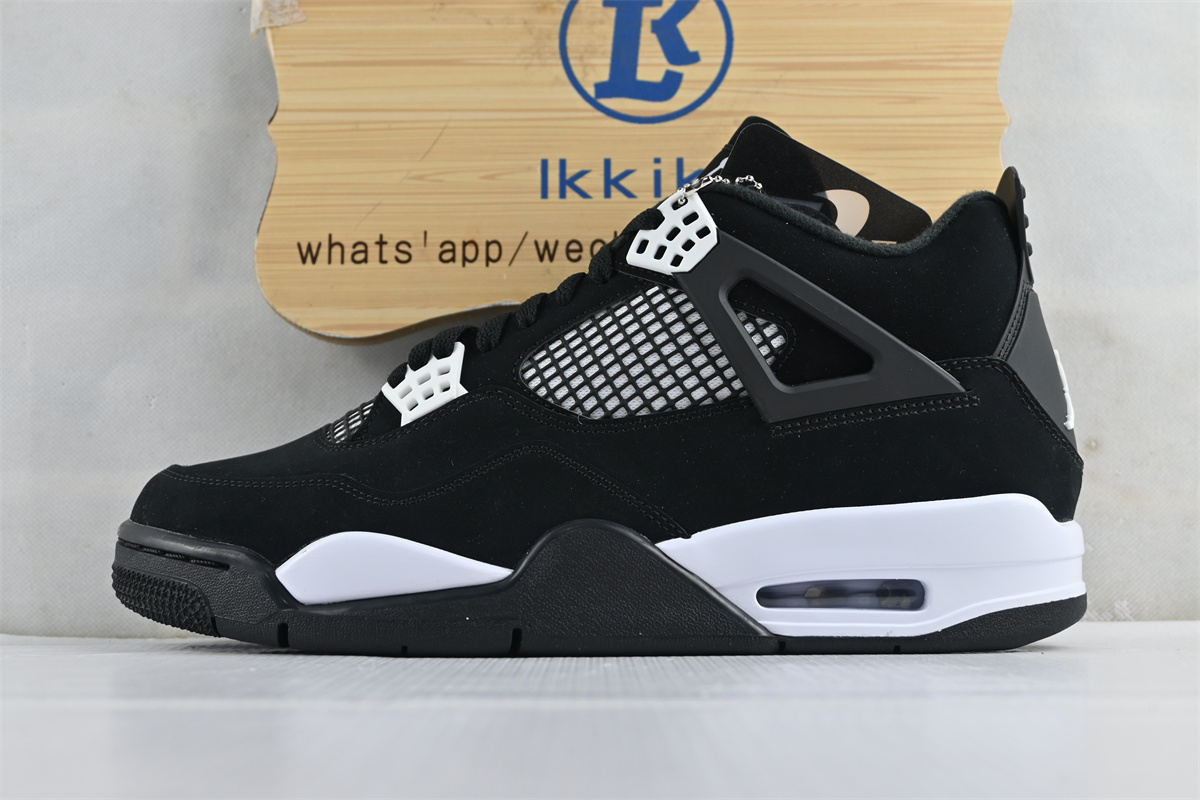 Air Jordan 4 “White Thunder”