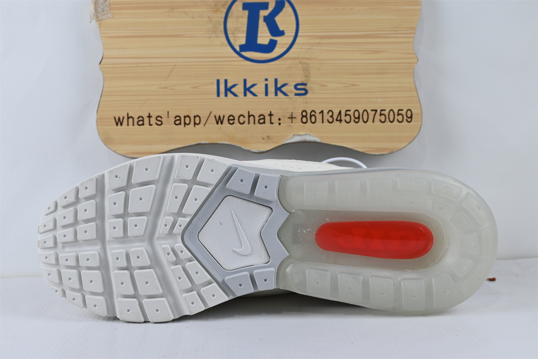 Nike Air Max Plus Photon Dust