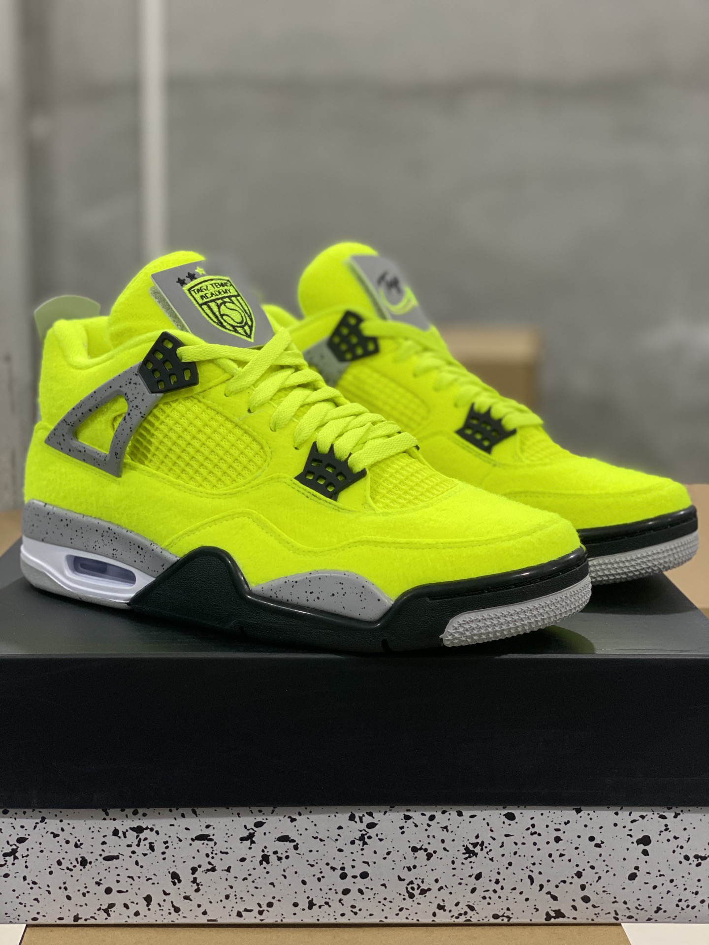 Air Jordan 4