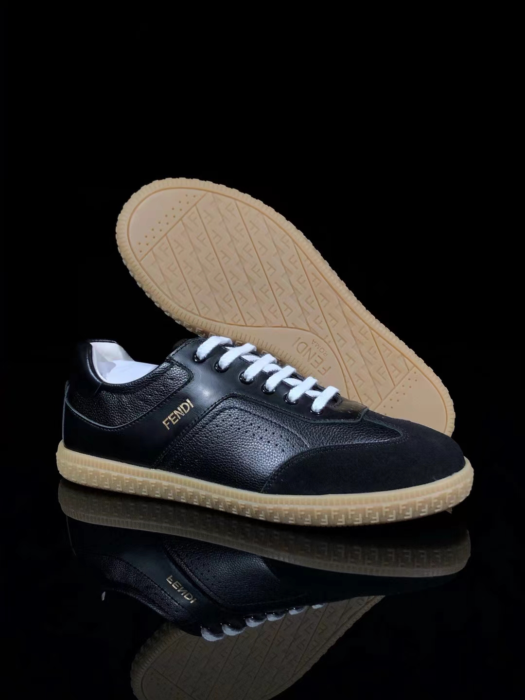 F**di Flair - Black leather low-tops