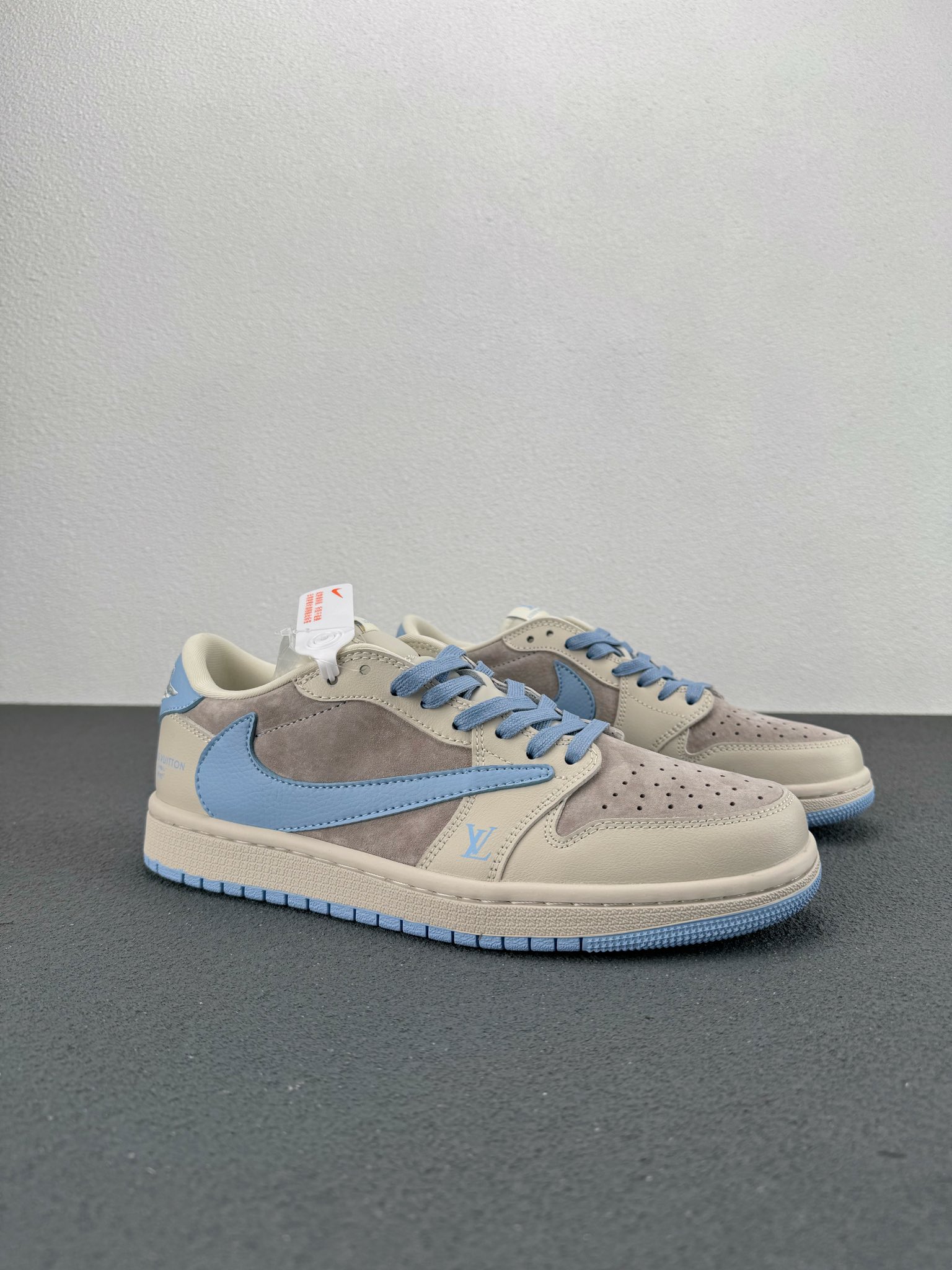 L0vis Vvtt0n X Nike Air Jordan 1 Low Travis Scott