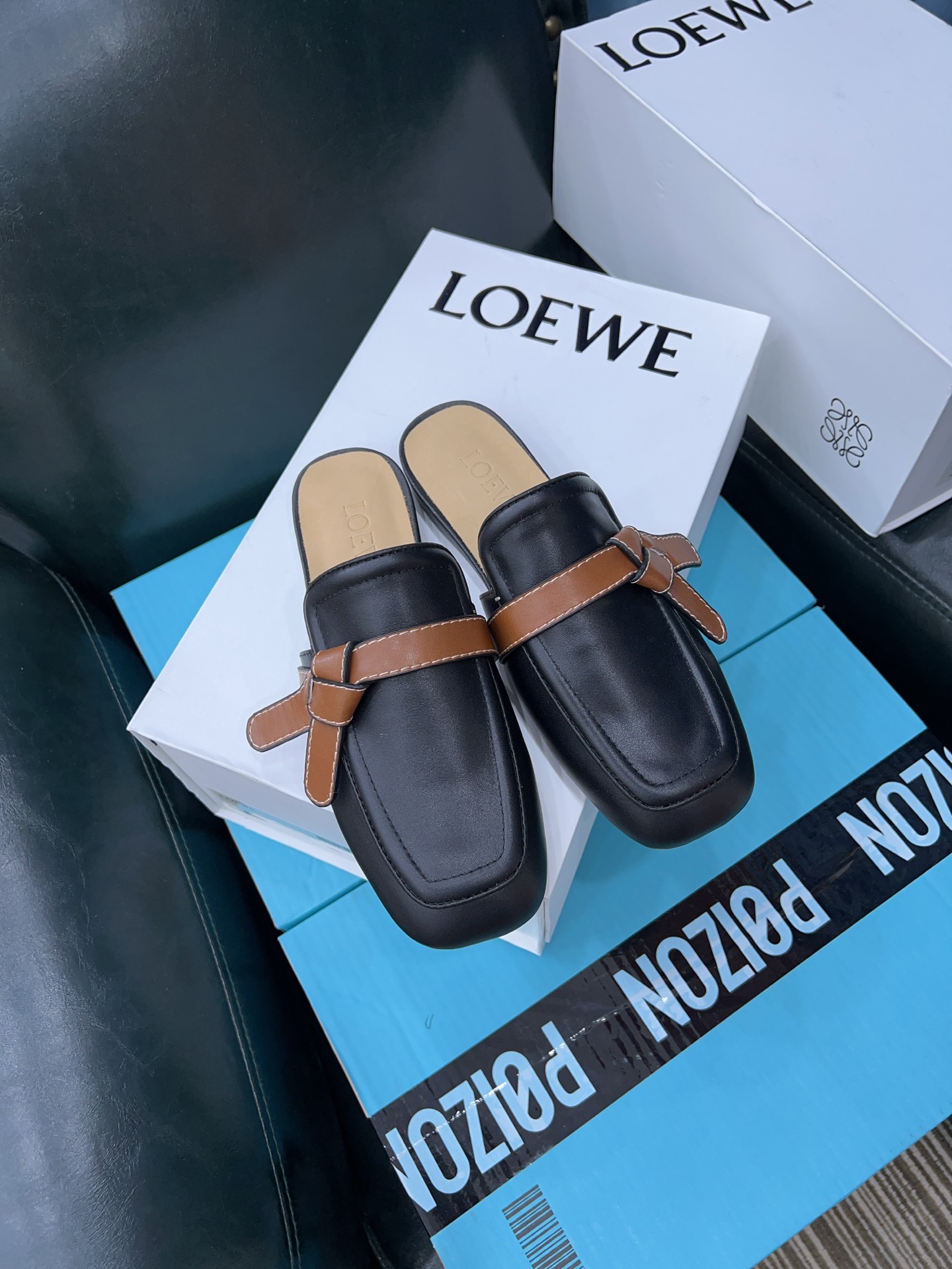 L0ew* Gate Flat Leather Mules