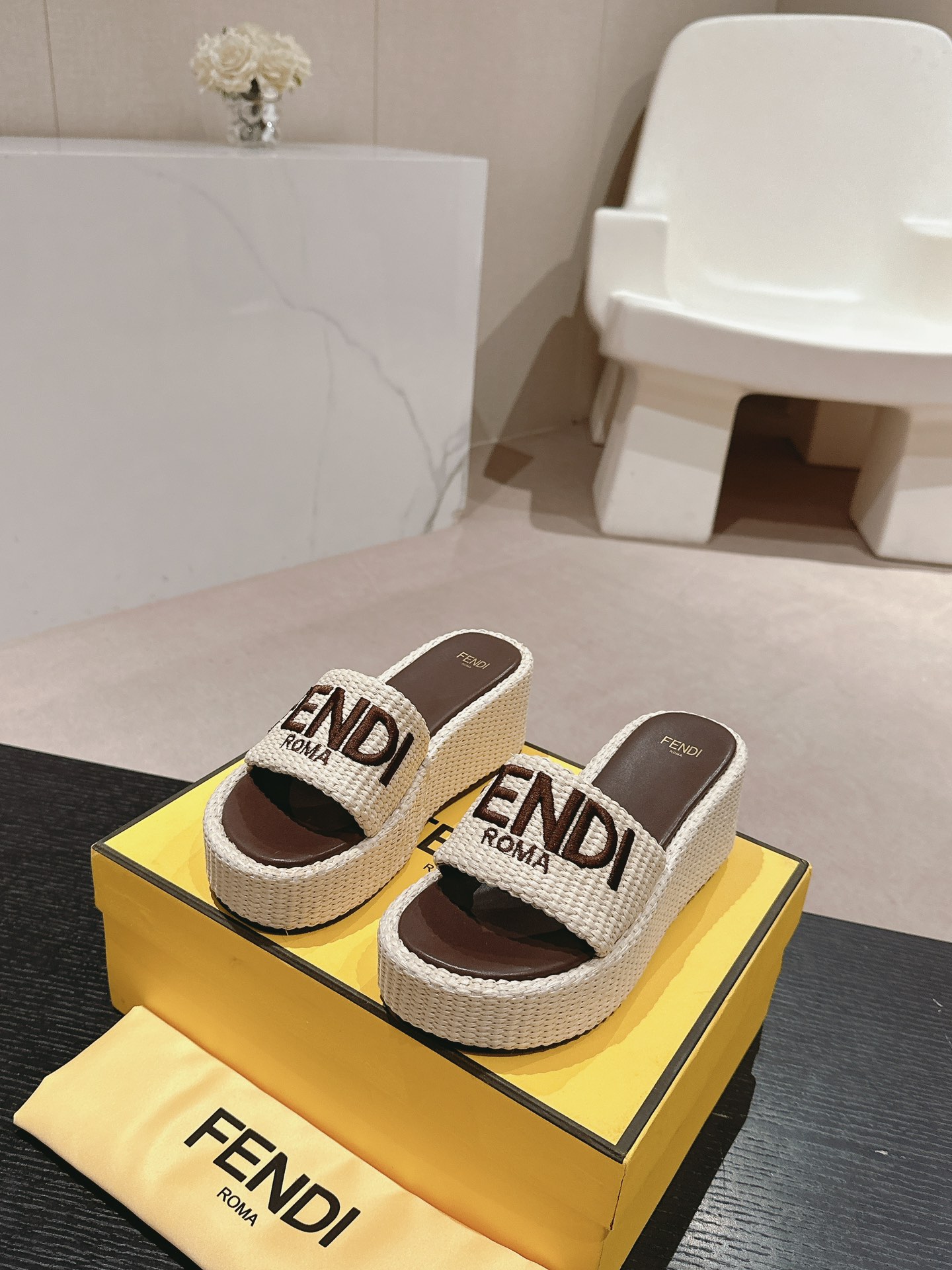 F**di flatform slides