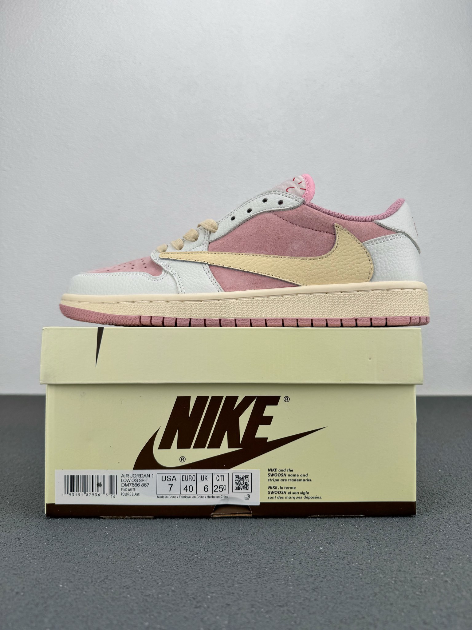 Air Jordan 1 Low Travis Scott Shy Pink