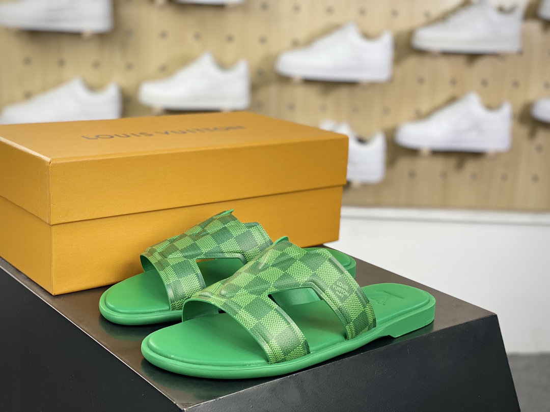 L0vis Vvtt0n slippers