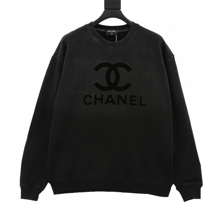 Ch**el Gradient Crew Neck Sweatshirt 2024