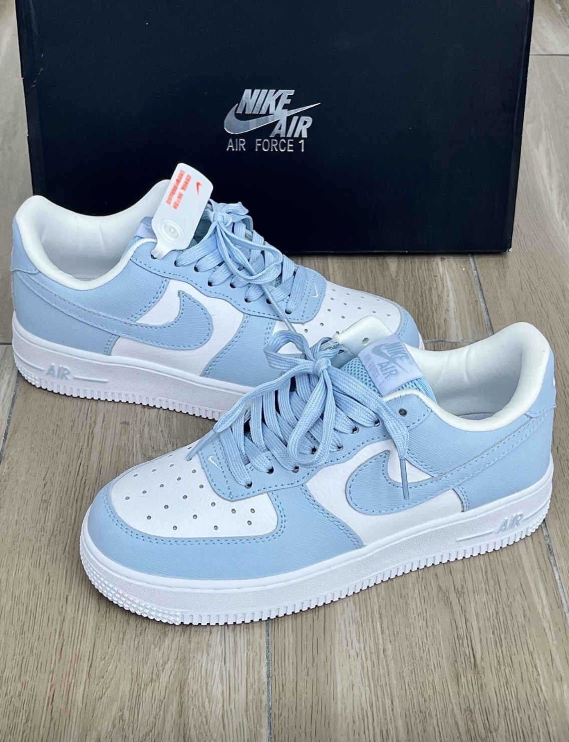 NIKE Air Force 1