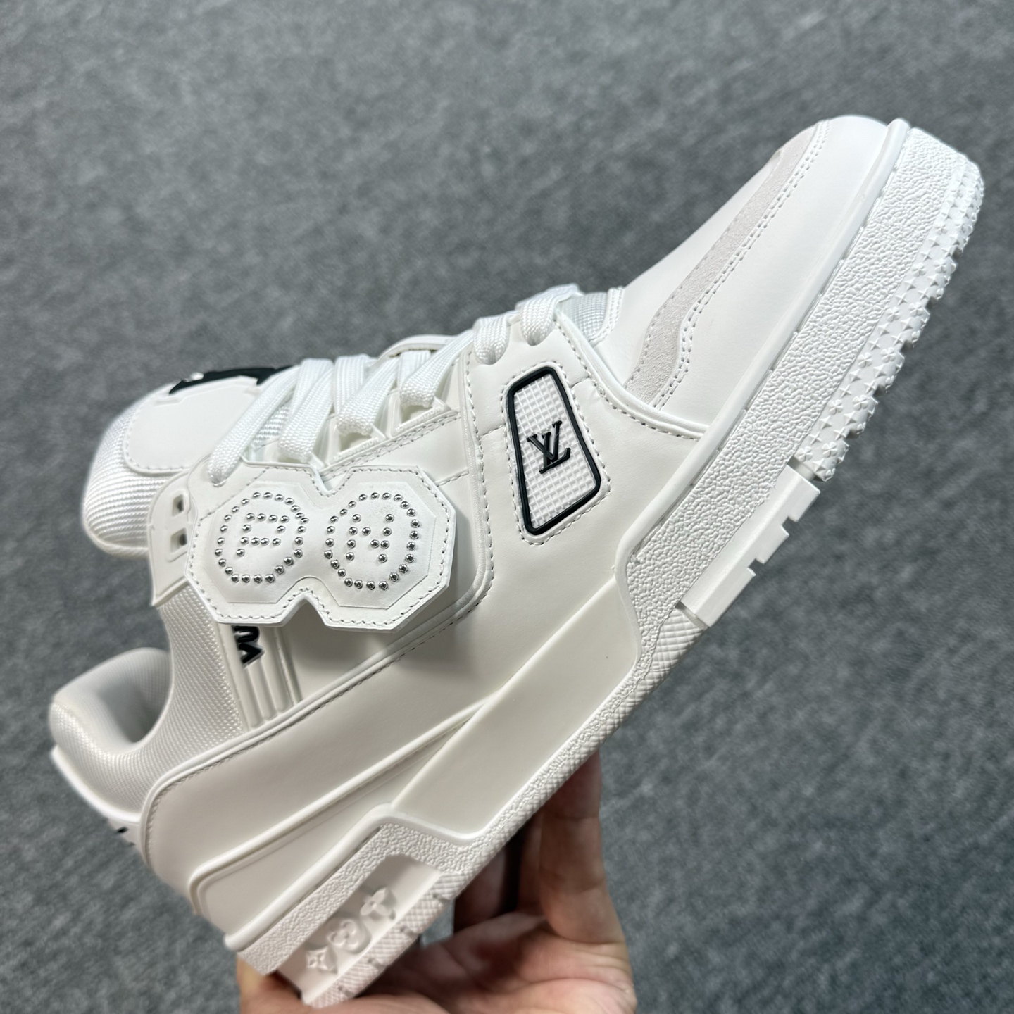 L0vis Vvtt0n Trainer