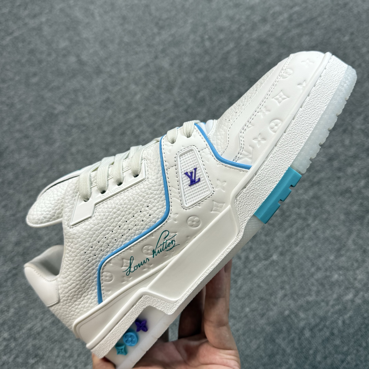 L0vis Vvtt0n Trainer